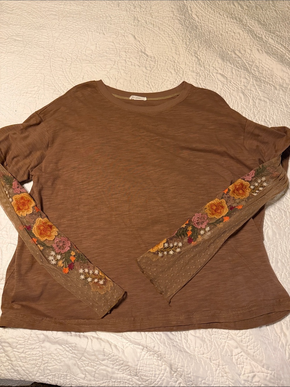 Women's Brown Lace-Sleeve Floral Embroidered Top Boutique